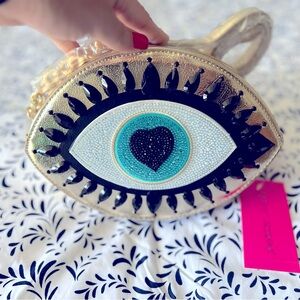 Betsey Johnson KITSCH THE EYES HAVE IT CROSSBODY GOLD